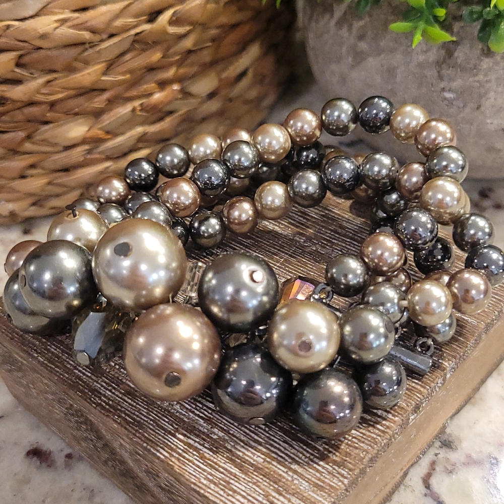 Elegant Multi-Color Pearl Bracelet